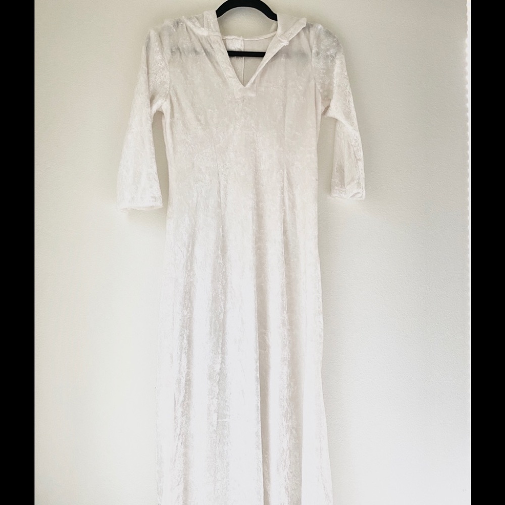 VINTAGE MID EVIL white dress